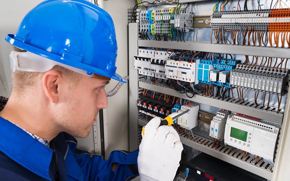 électricien de maintenance Messy