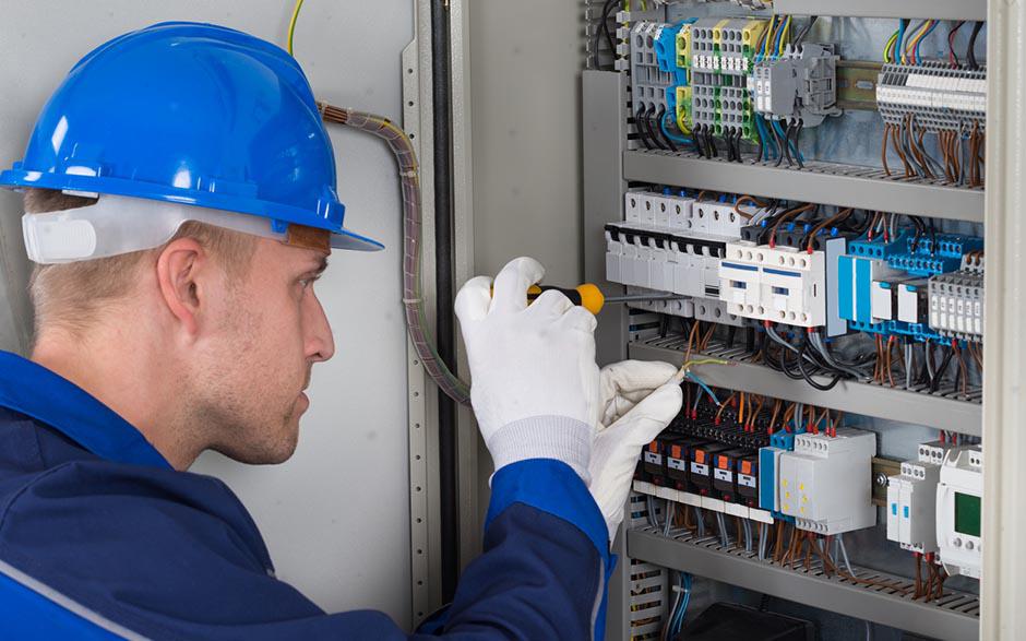 électricien de maintenance Messy