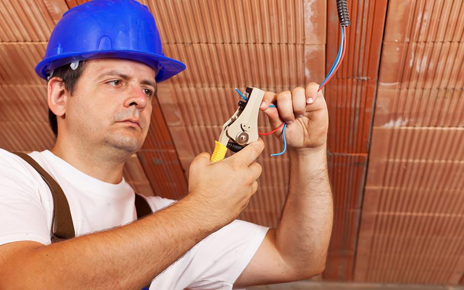 électricien de maintenance Messy